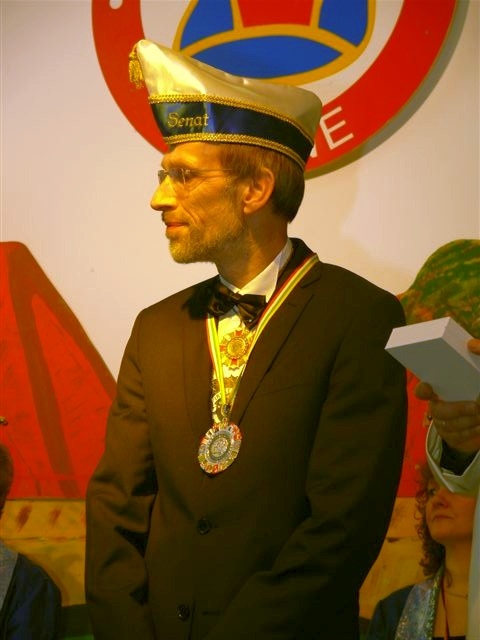 Uli 2.jpg - Mit dem Verdienstorden des BDK (Bund Deutscher Karneval) in Silber ausgezeichneter Uli Anders.