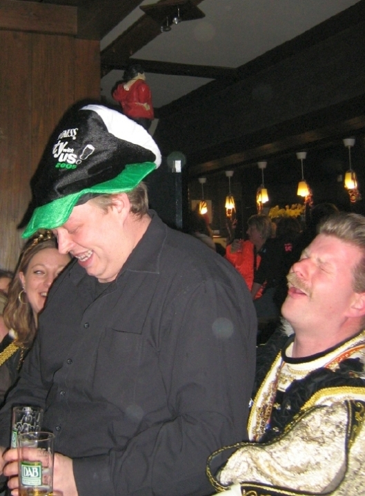 066Rosenmo.jpg - Man, hat der ein Gewicht.