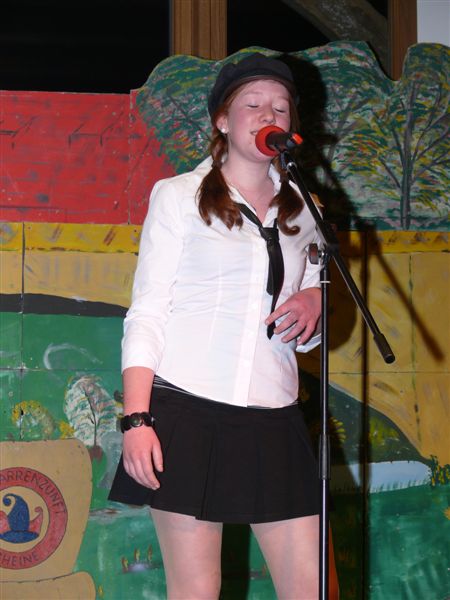 026_2010.JPG - So jetzt weiter.  Chistiane Beckschulte als "Freche Göre"