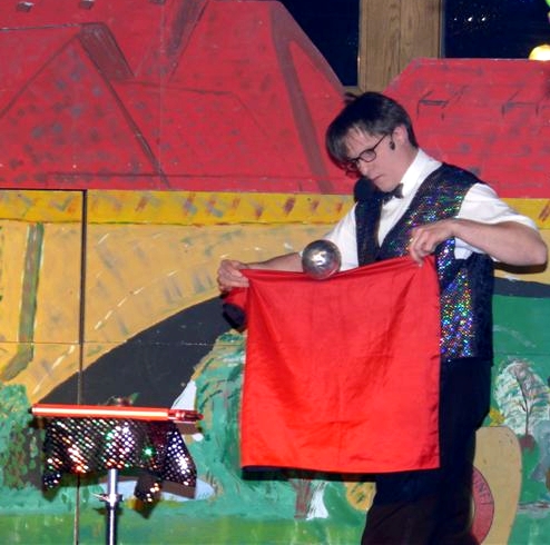 045_2010.JPG - "Magic Udo" ein Künstler mit vielen Talenten und....................