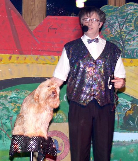 046_2010.JPG - ...........Elvis , der Hund der zum Hasen mutierte.
