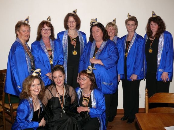 051_2010.jpg - Eine Prinzessin nimmt Abschied.