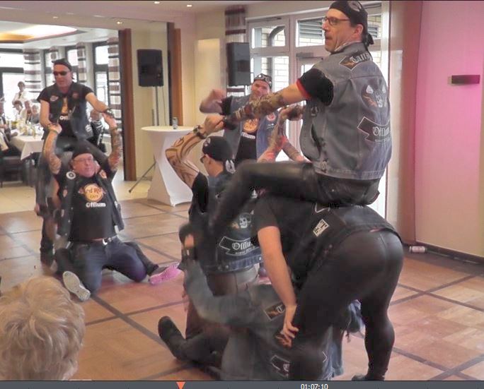 NärrFrüh 2018_39.JPG - Die Tanzgötter aus Offlum sorgten  ebenfalls für die nötige Stimmung  im Saal .......