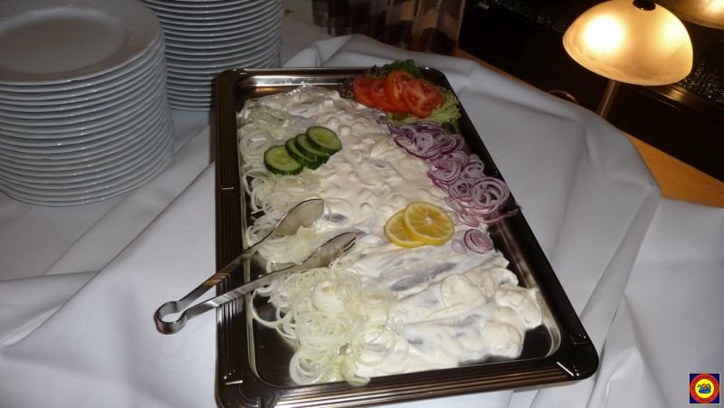 Fisch2020-01.jpg - Das Buffet ist angerichtet. 