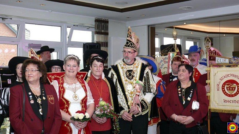 Närr Früh2020-24.jpg - Gruppenbild mit Stadtprinzessin Ramona
