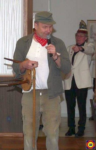 Närr Früh2020-39.jpg - Ein ostwestfälischer Bauer ( H. Meves aus Dellbrück ) , der auch schon einmal in 2008 als Schützenbruder Bölkenkötter ( im TAT ) für Stimmung sorgte, trieb seine Späße mit dem Publikum...........
